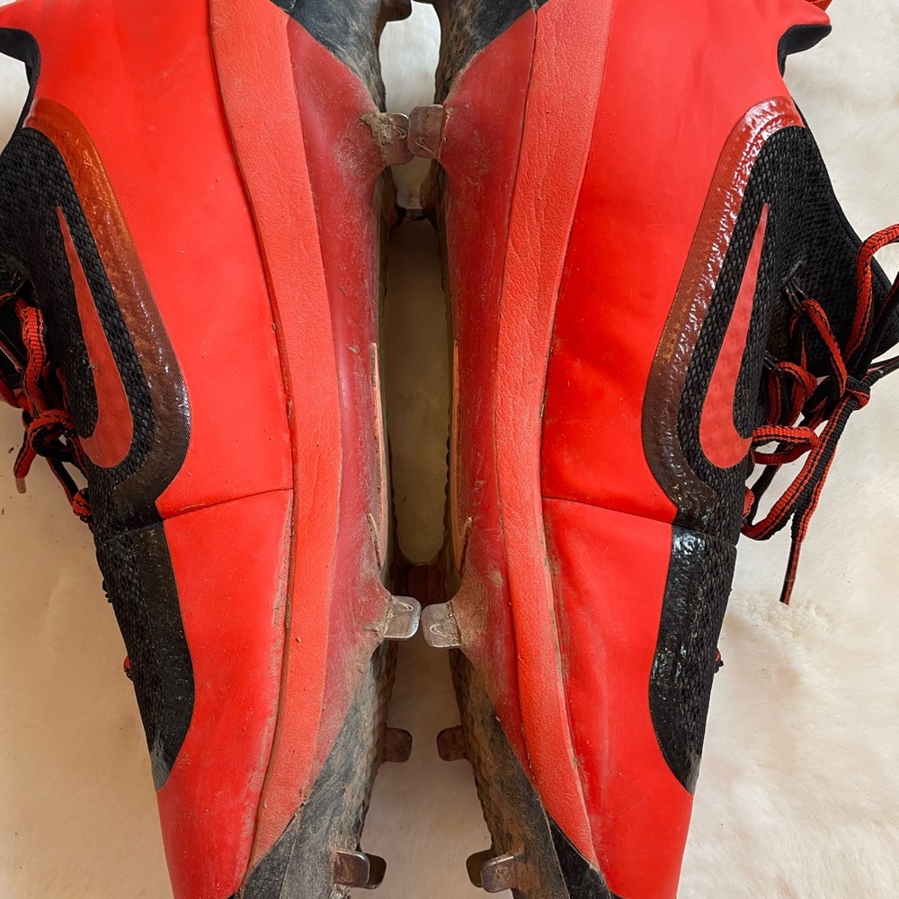 Nike men’s size 13 Red and Black baseball cleats-metal - Picture 4 of 7